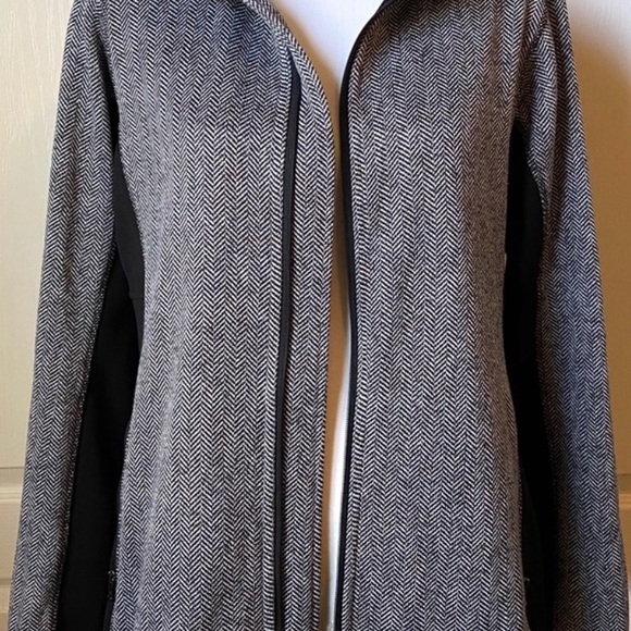 EUC!! Marc NY Andrew Marc Women’s Size L Chevron Pattern - Picture 5 of 6